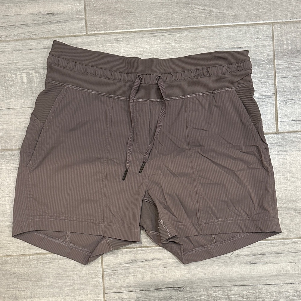 Lululemon Dance Studio High Rise 3.5’ Short